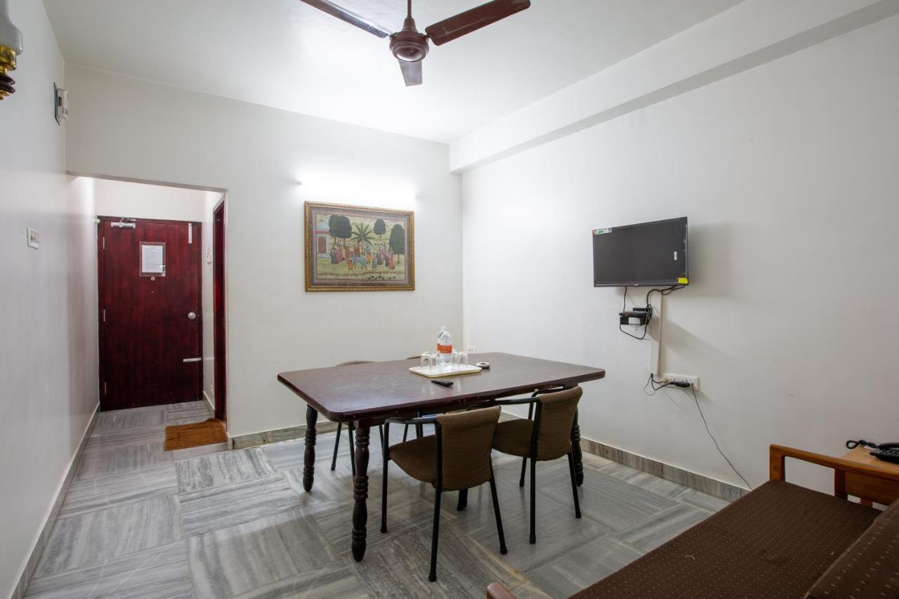 Sri Aarvee Hotels Coimbatore Bagian luar foto