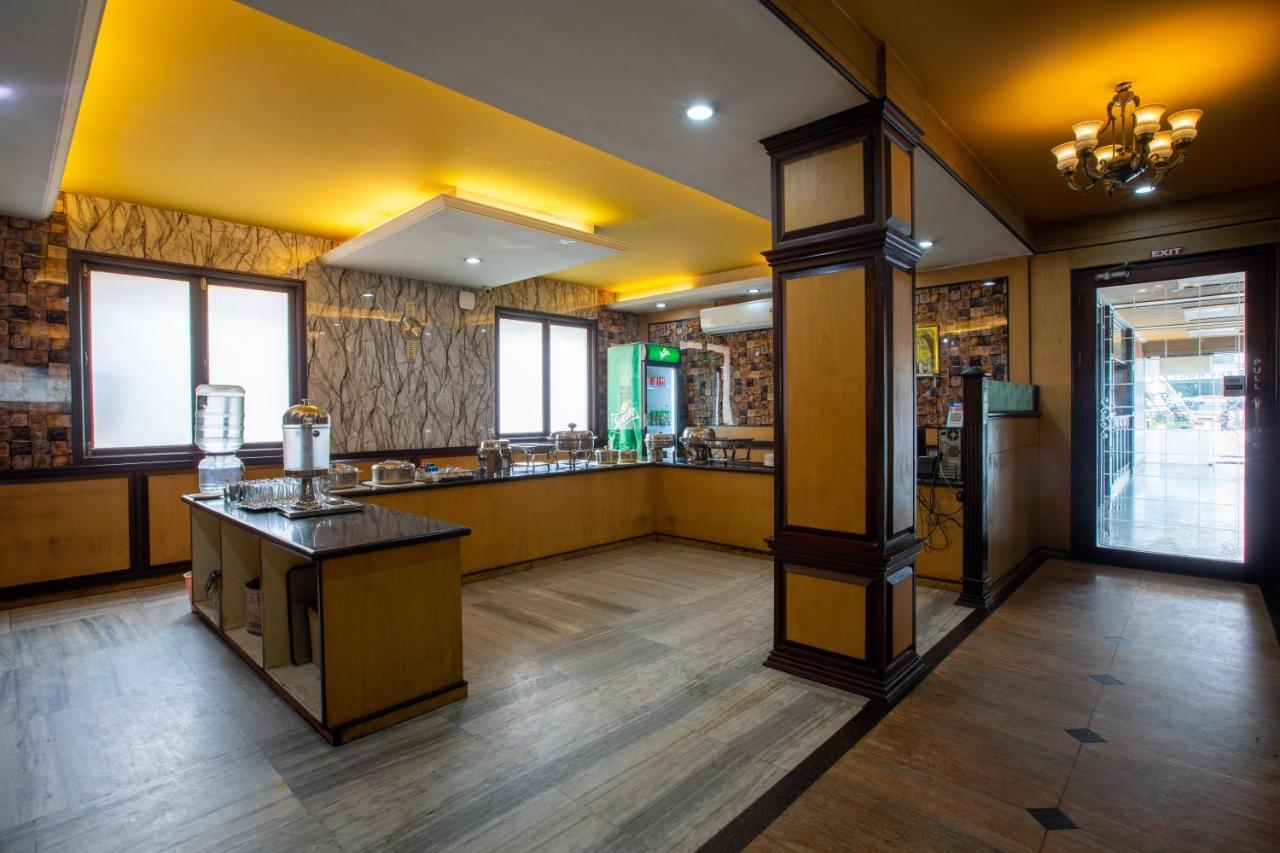 Sri Aarvee Hotels Coimbatore Bagian luar foto