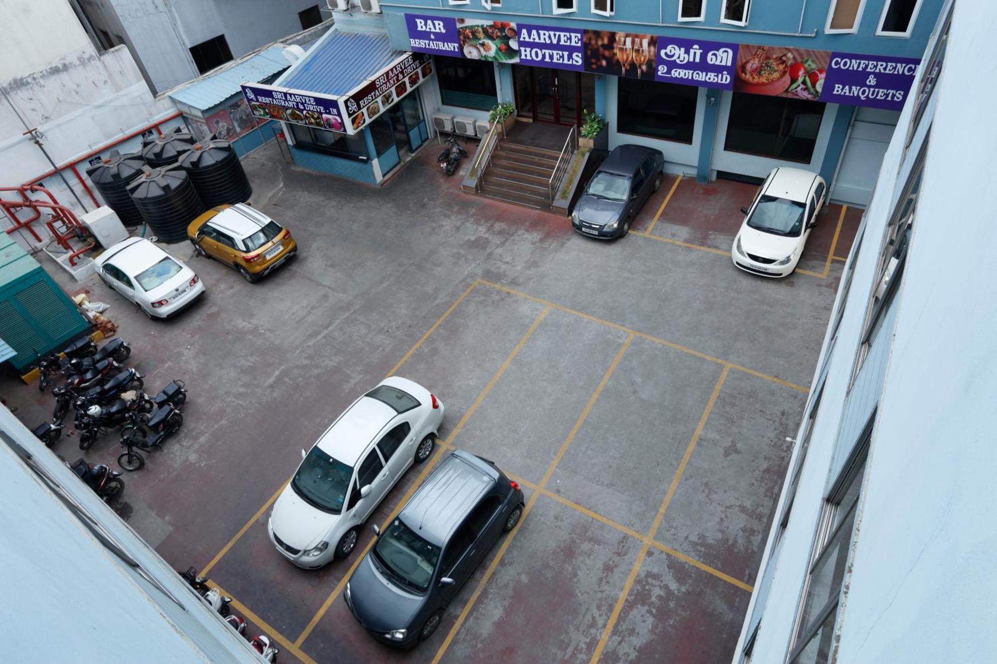 Sri Aarvee Hotels Coimbatore Bagian luar foto