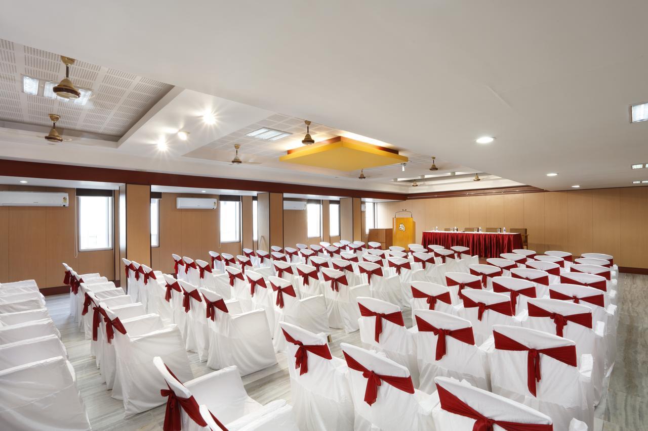 Sri Aarvee Hotels Coimbatore Bagian luar foto