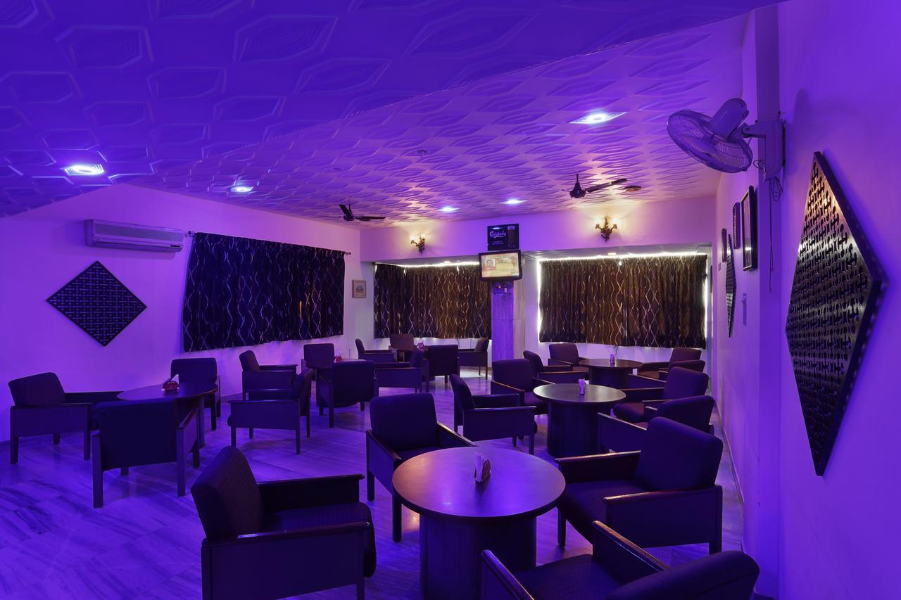 Sri Aarvee Hotels Coimbatore Bagian luar foto