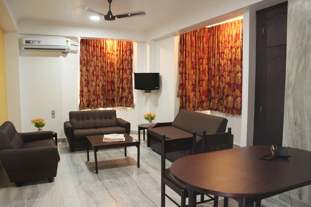 Sri Aarvee Hotels Coimbatore Bagian luar foto