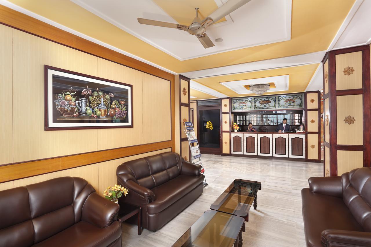 Sri Aarvee Hotels Coimbatore Bagian luar foto